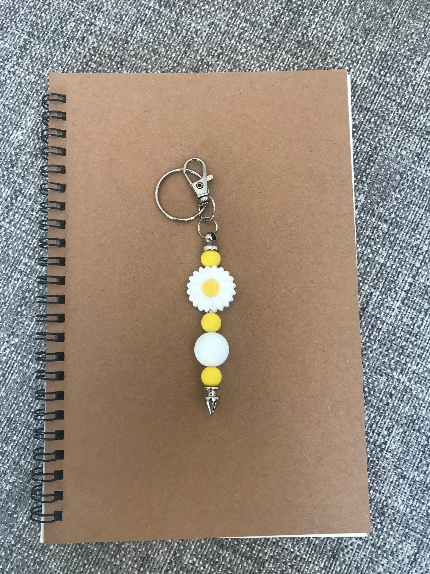 Daisy Beaded Keychain