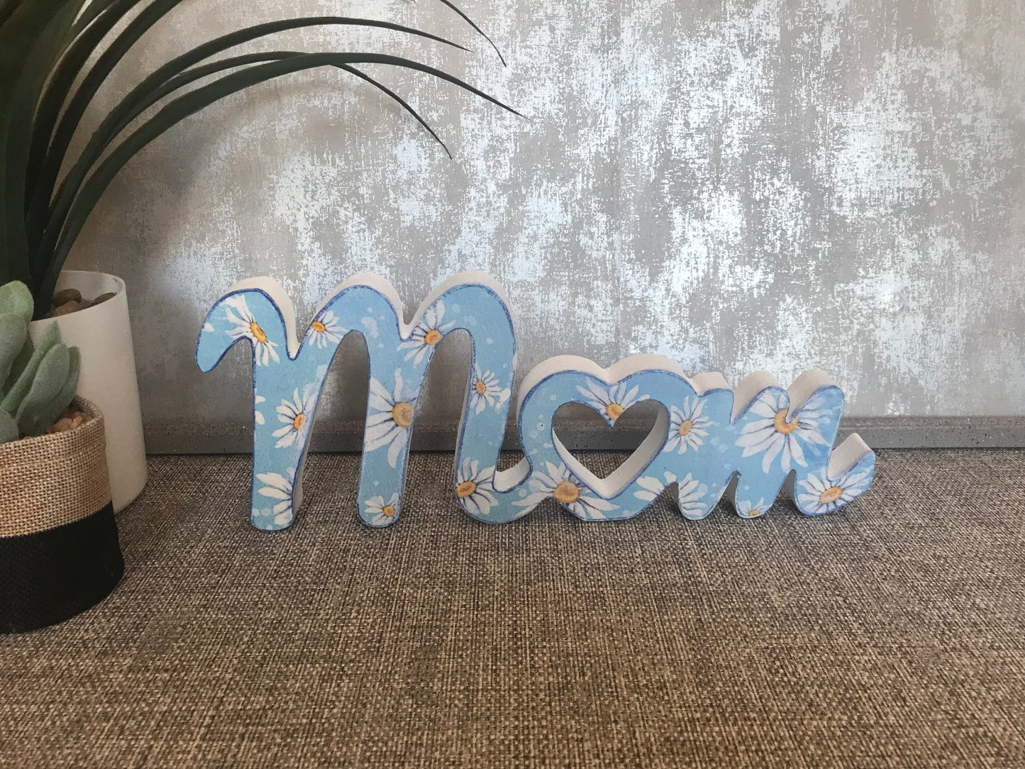 MUM Written Word Wooden Freestanding Plaque 29x11cm