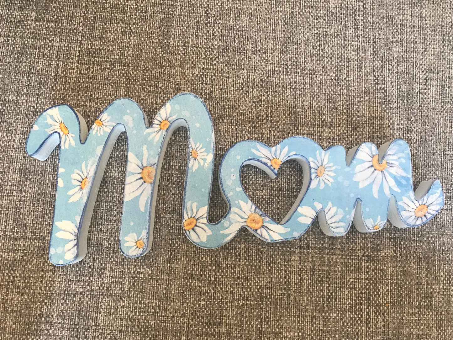 MUM Written Word Wooden Freestanding Plaque 29x11cm