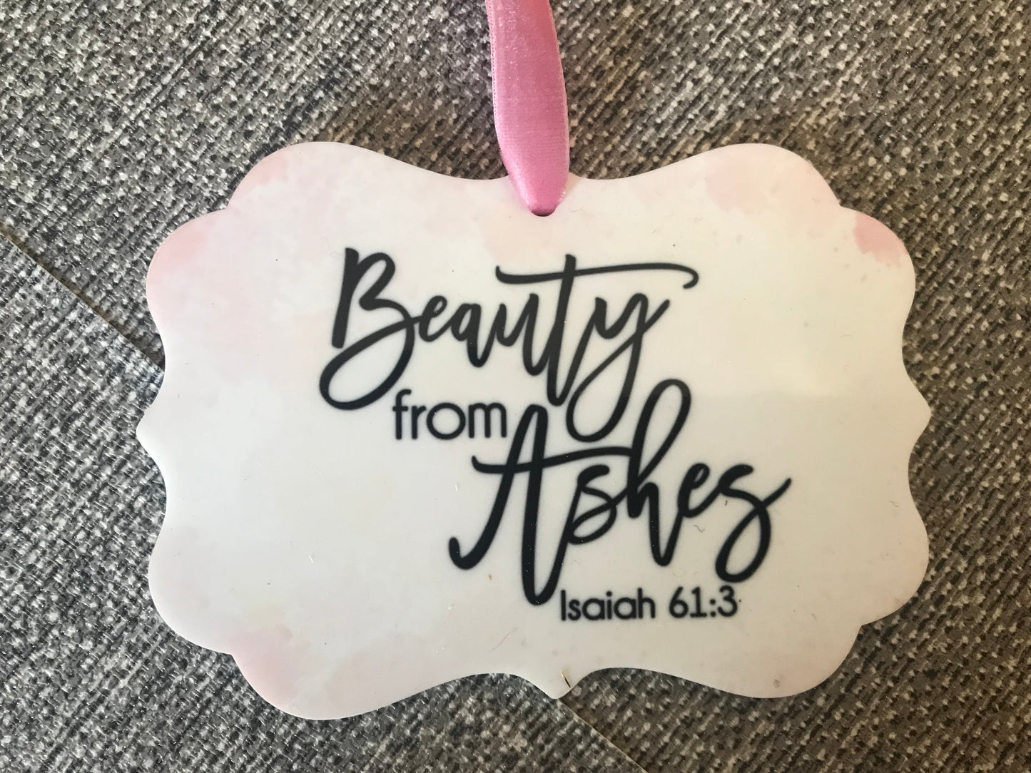 Grave Hanging Tag 10.5x7.5cm with ribbon - Beauty from Ashes Isaiah 61:3 Pink Marble Background