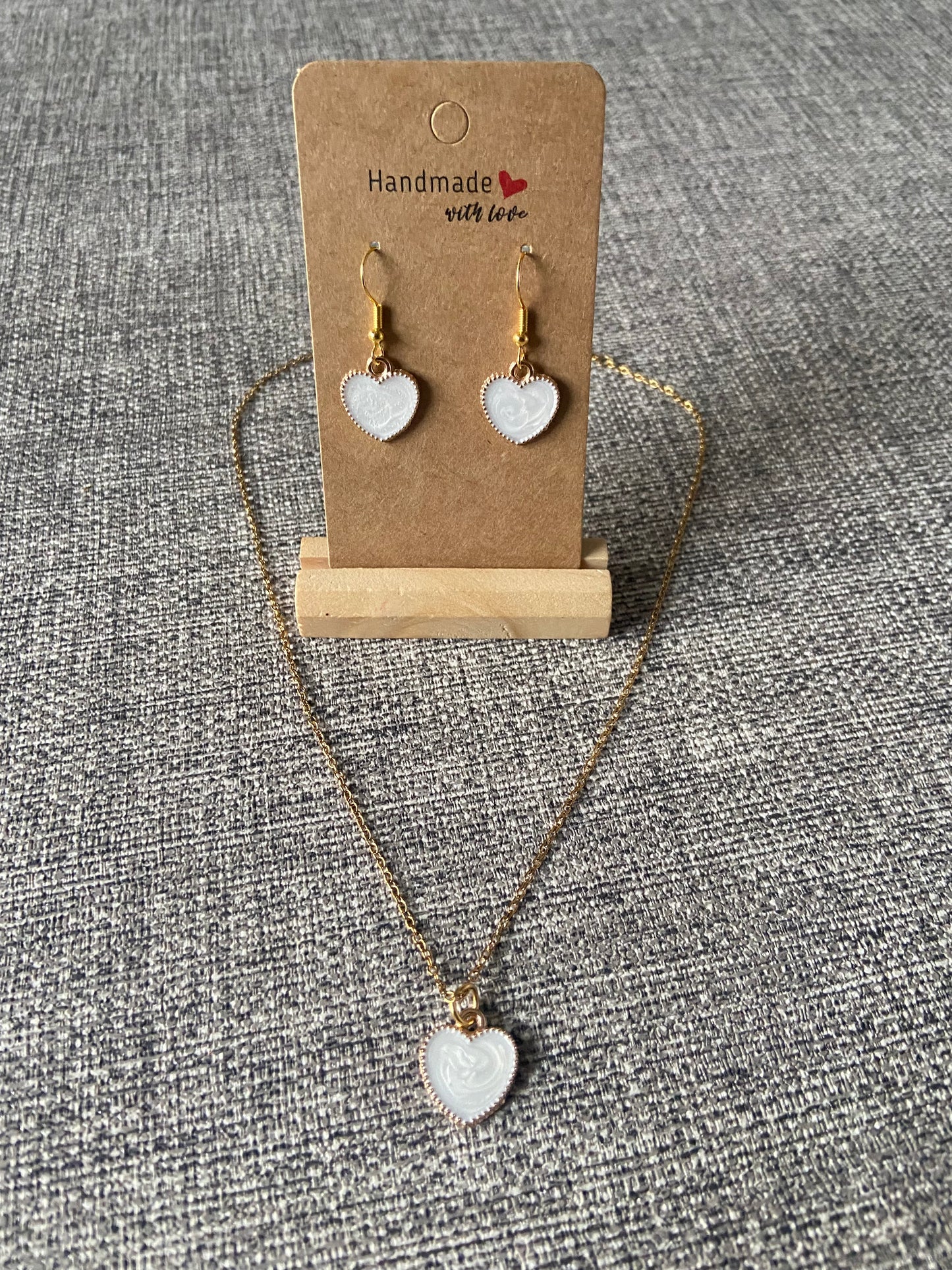 White Marbled Heart Dangle Gold Earrings & Necklace Set
