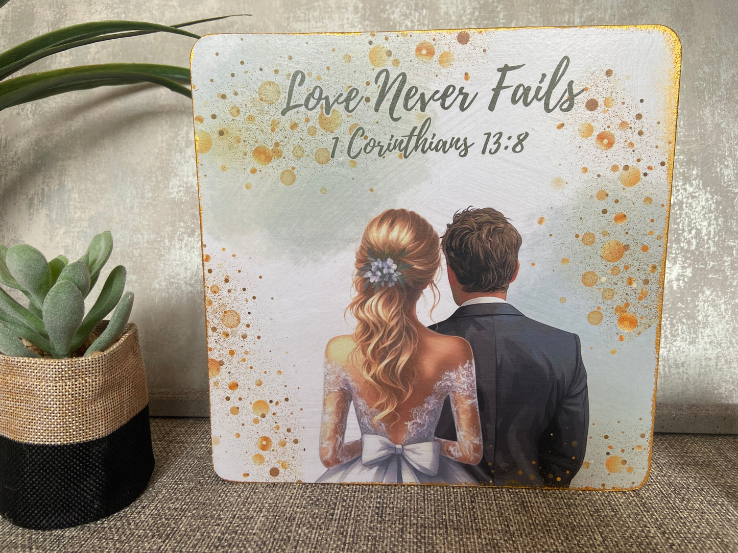 Love Never Fails 1 Corinthians 13:8 Wooden Square Shape Freestanding Plaque 20x20cm