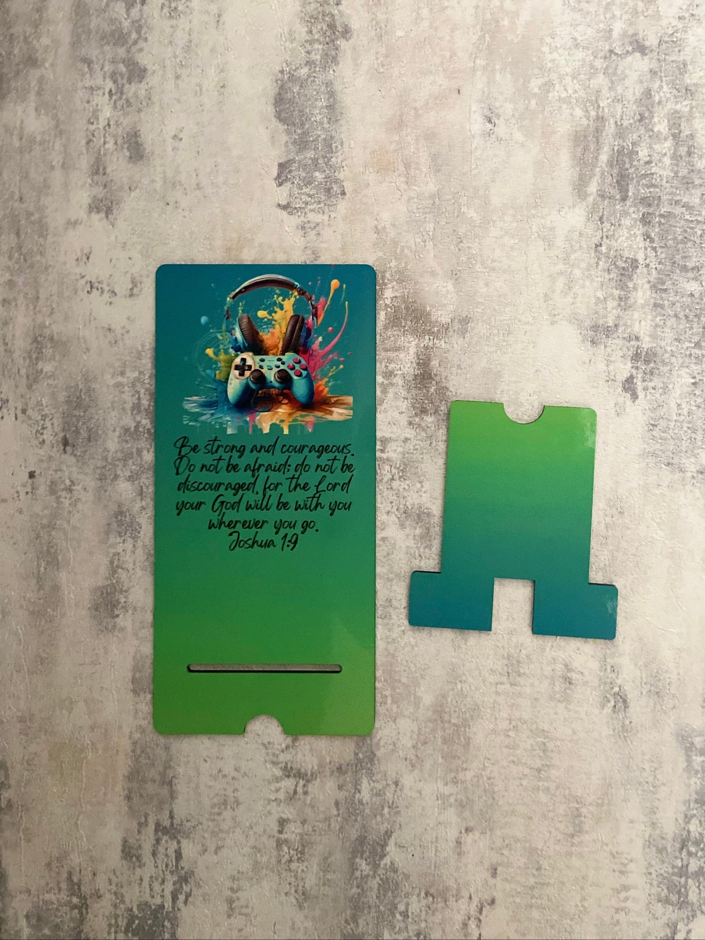 Mobile Phone Stand MDF - Joshua 1:9 Be Strong & Courageous Gaming