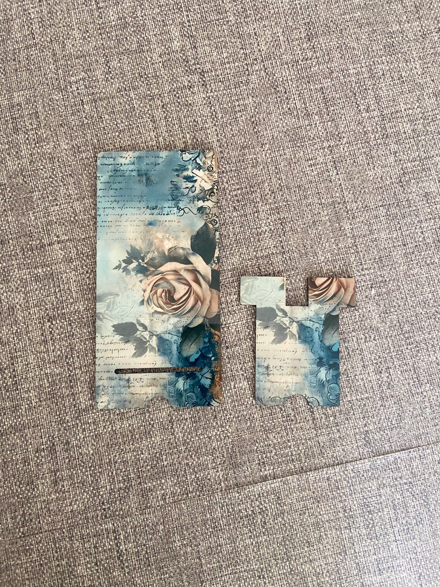 Mobile Phone Stand MDF - Blue/ Beige Vintage Rose