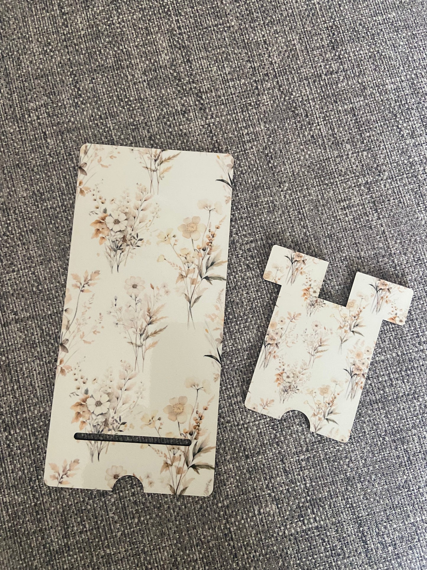 Mobile Phone Stand MDF - Pastel Beige Wildflowers