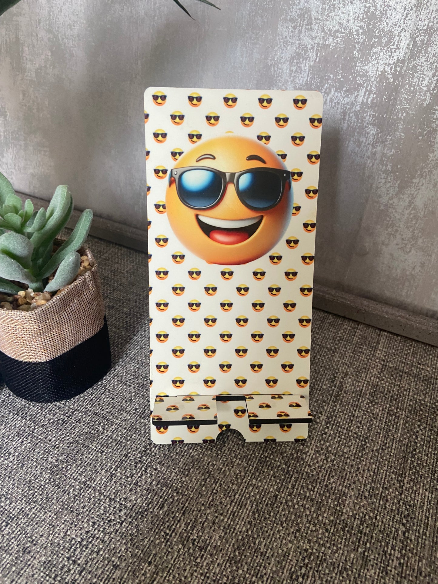 Mobile Phone Stand MDF - Cool Emoji Face