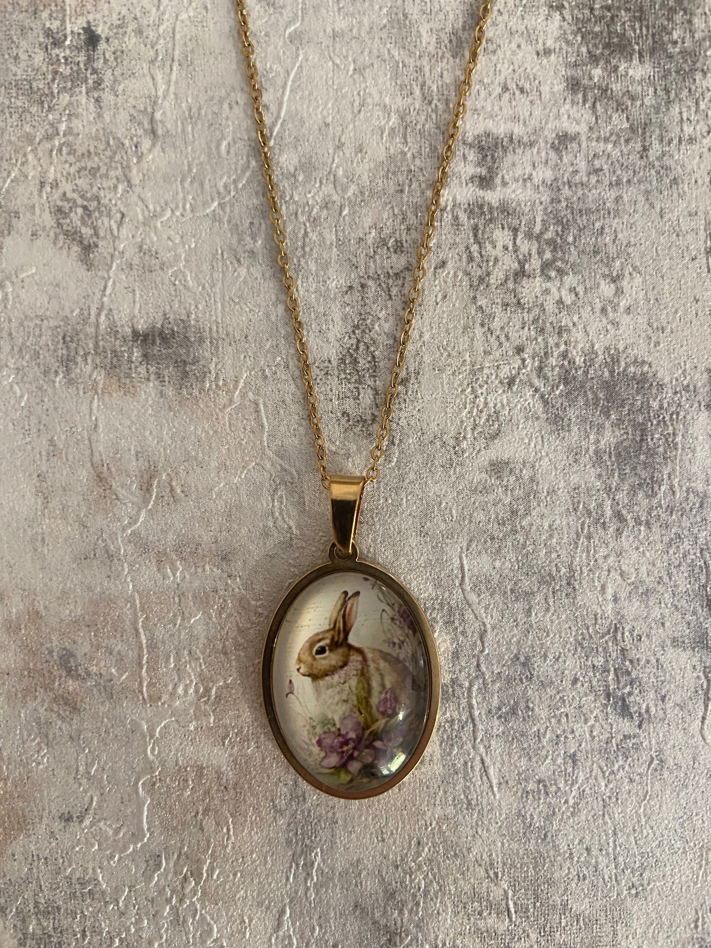 Elegant Gold Rabbit Oval 2cm Pendant Necklace (45cm chain)