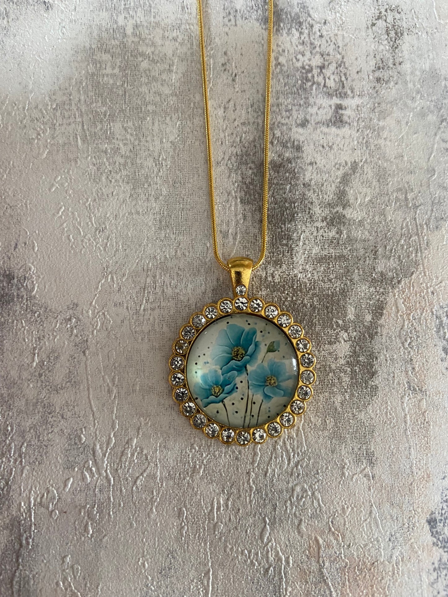 Dazzling & beautiful large gold blue floral pendant 3x3cm Pendant (60cm chain); 3 Variations