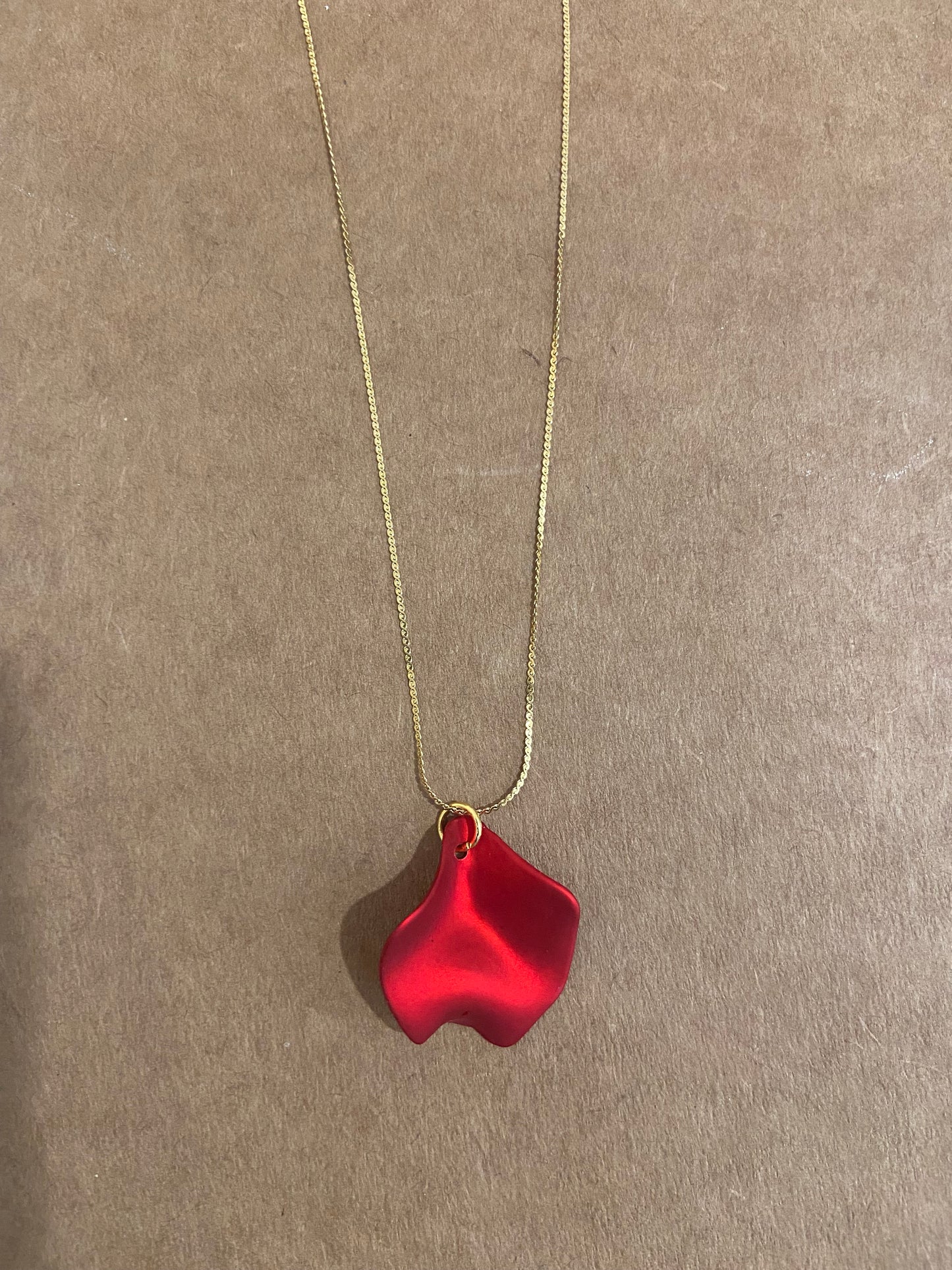 Elegant Rose Petal Gold earring & necklace set (45cm chain)