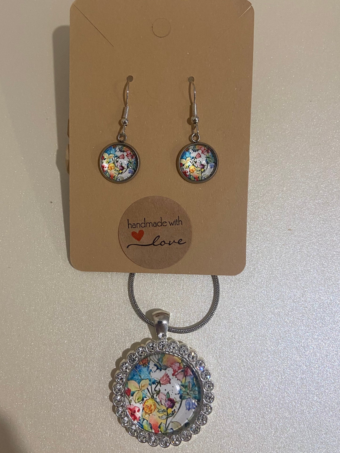 Dazzling & beautiful large floral pendant & Earring Set