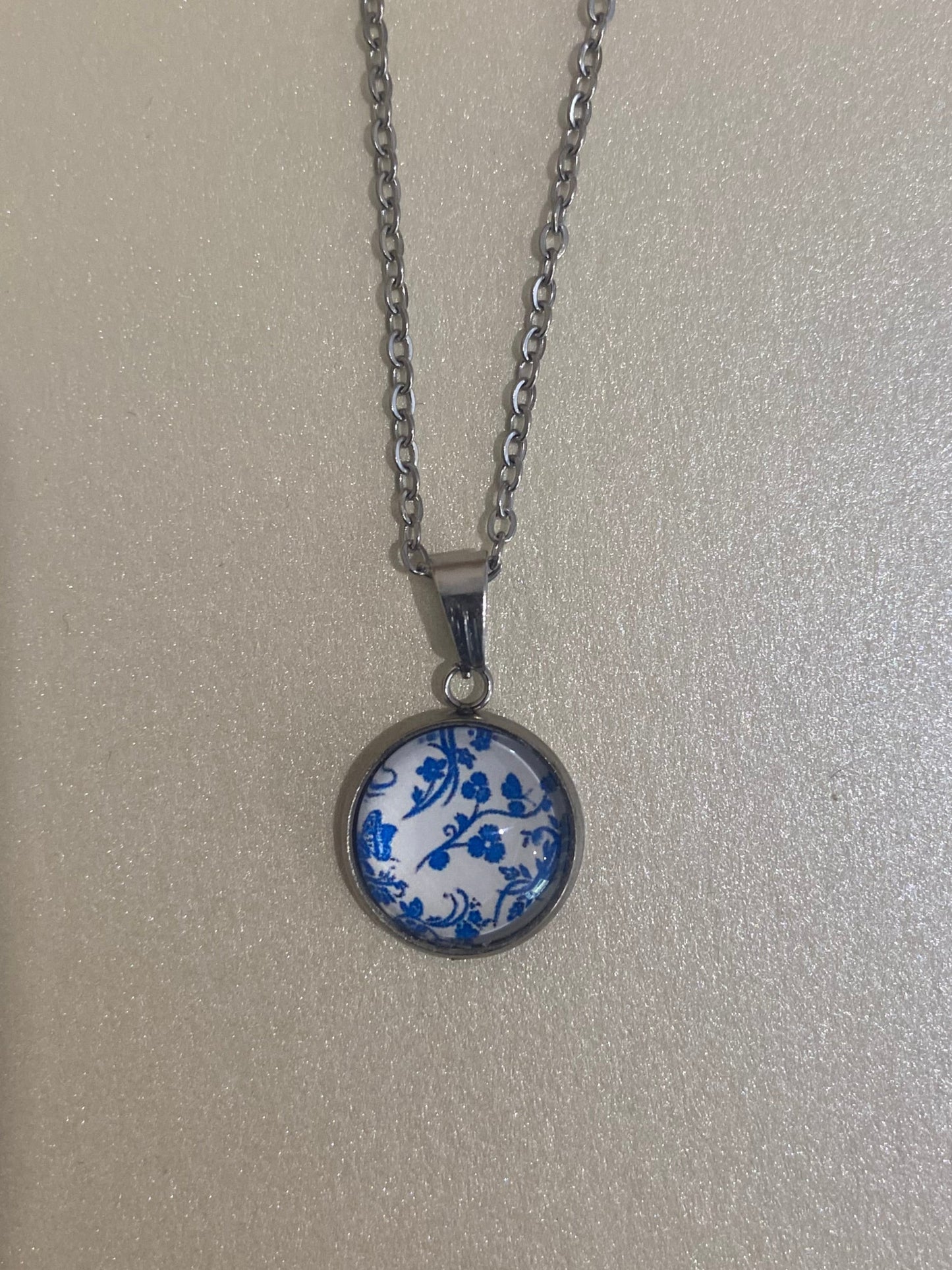 Blue/white Floral Silver earring & necklace set (45cm chain)