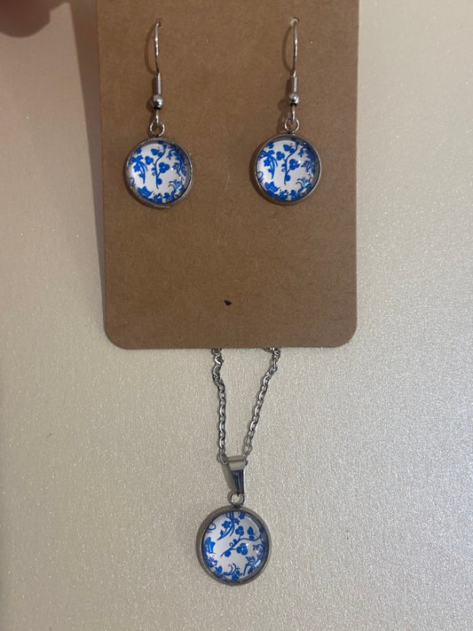 Blue/white Floral Silver earring & necklace set (45cm chain)