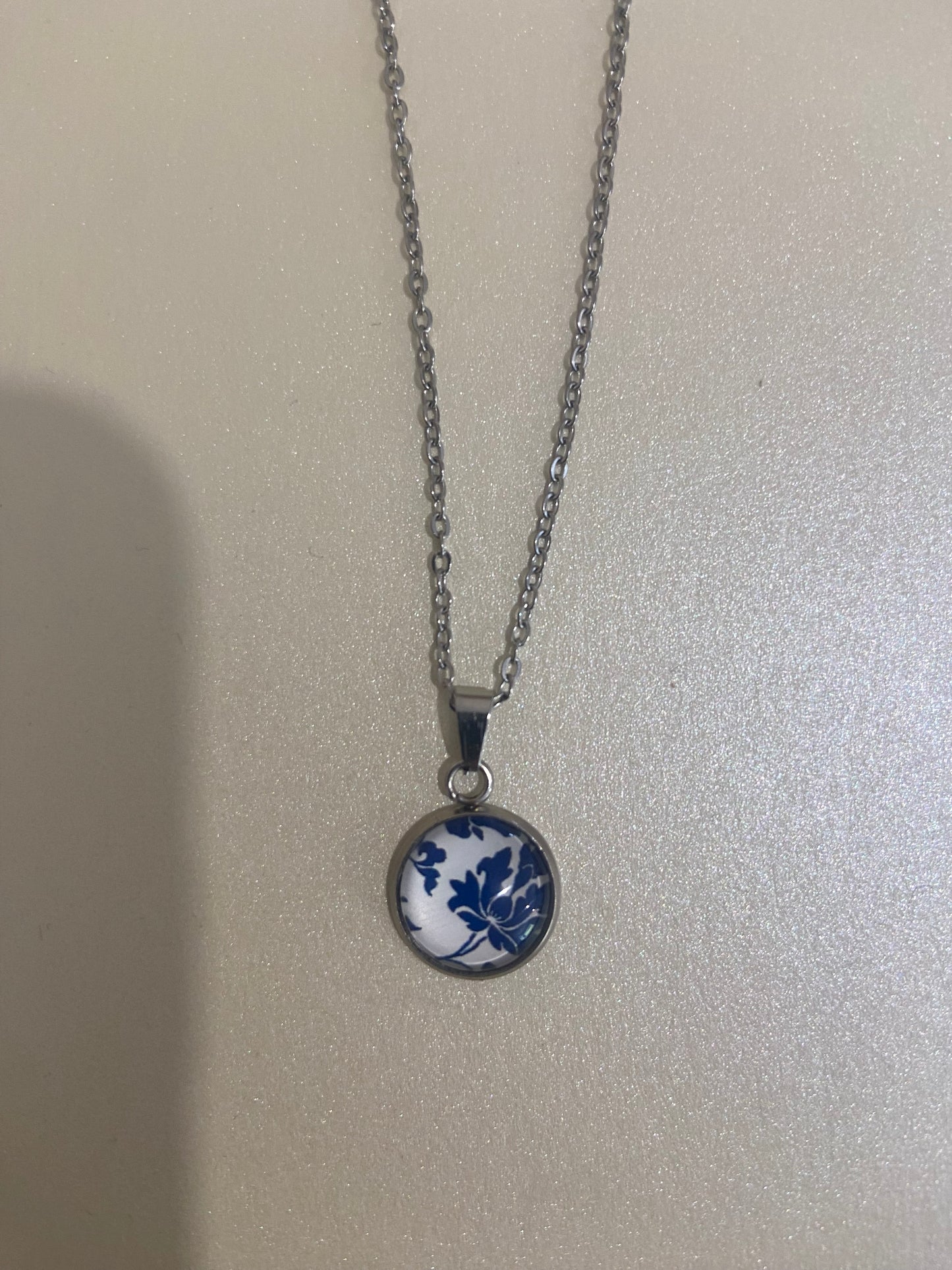 Blue/white leaf Silver earring & necklace set (45cm chain)