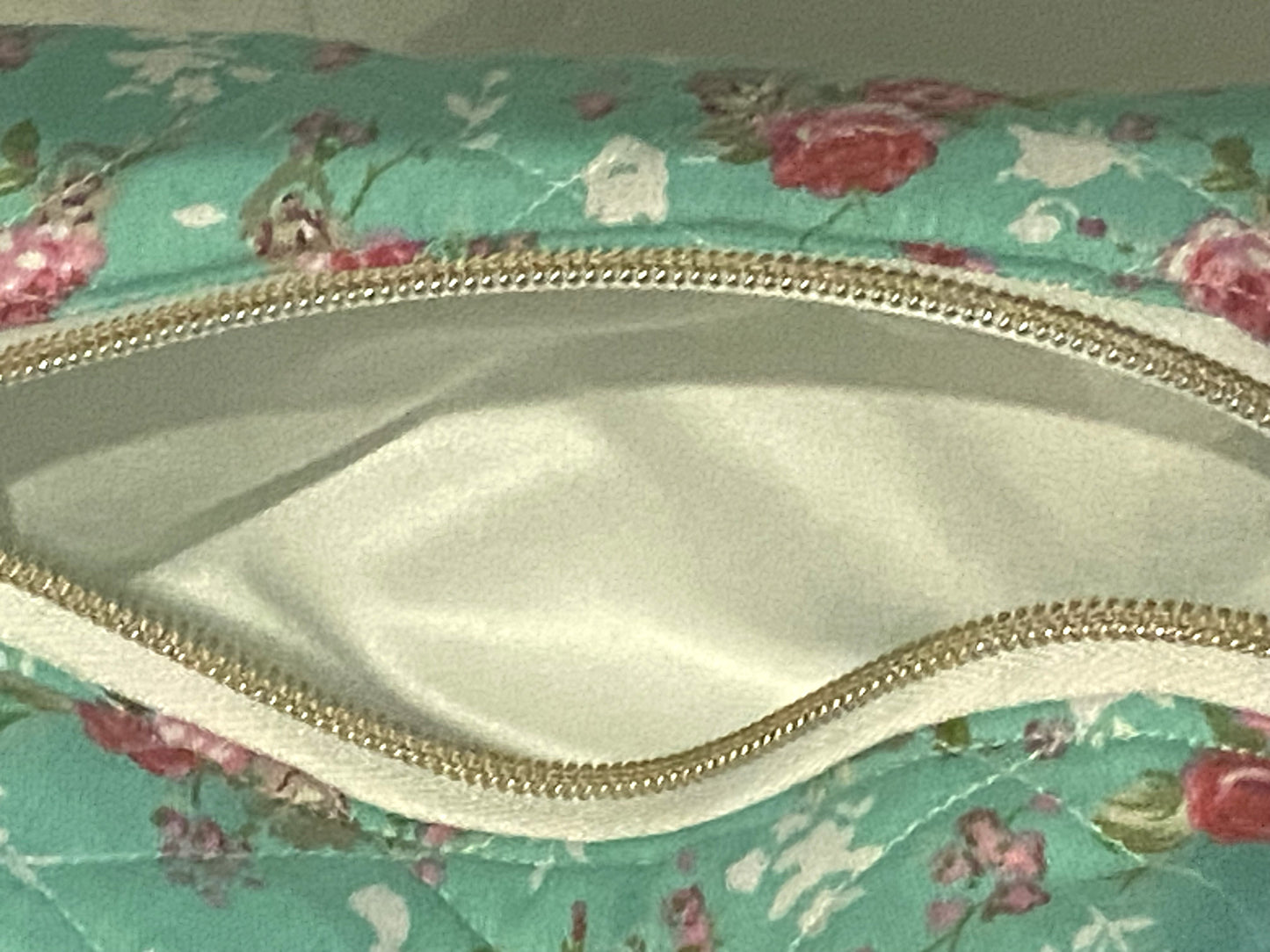 Quilted Boxy Pouch - Medium - Rose with Turquoise background