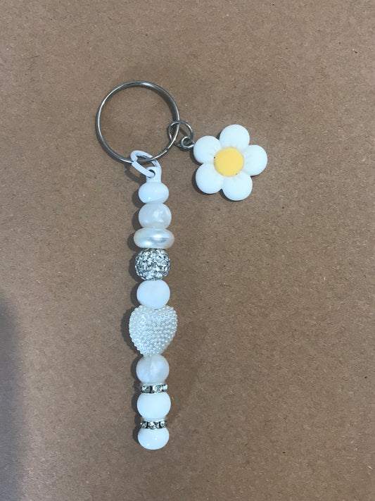 Faux Pearl White Sparkly Beaded Keychain with Daisy