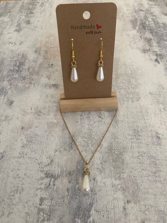 Pearl Tear Drop Dangle Gold Earrings & Necklace Set