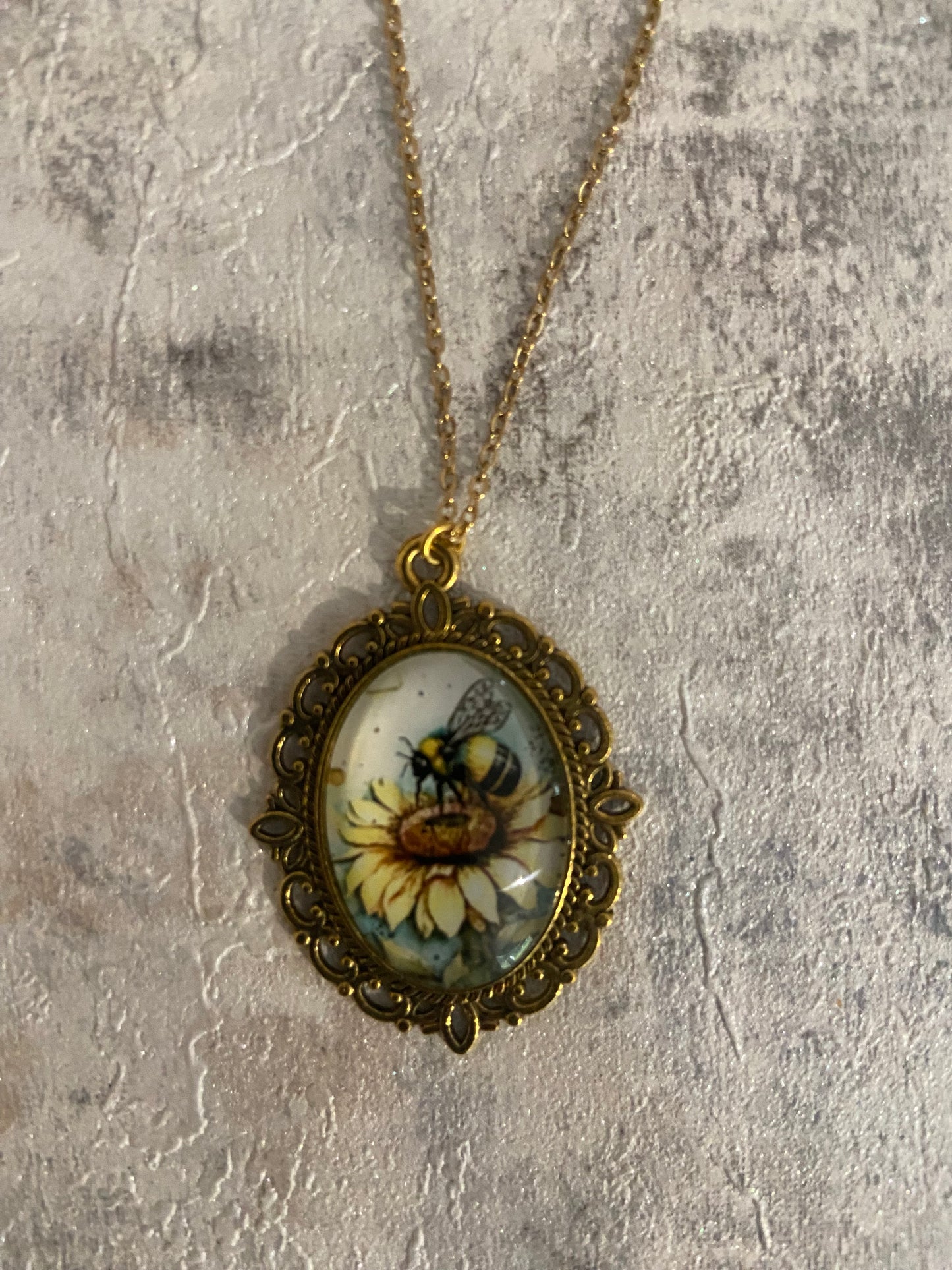 Vintage Bee Sunflower Oval 2.5cm Pendant Gold Necklace (45cm chain) 10 variations