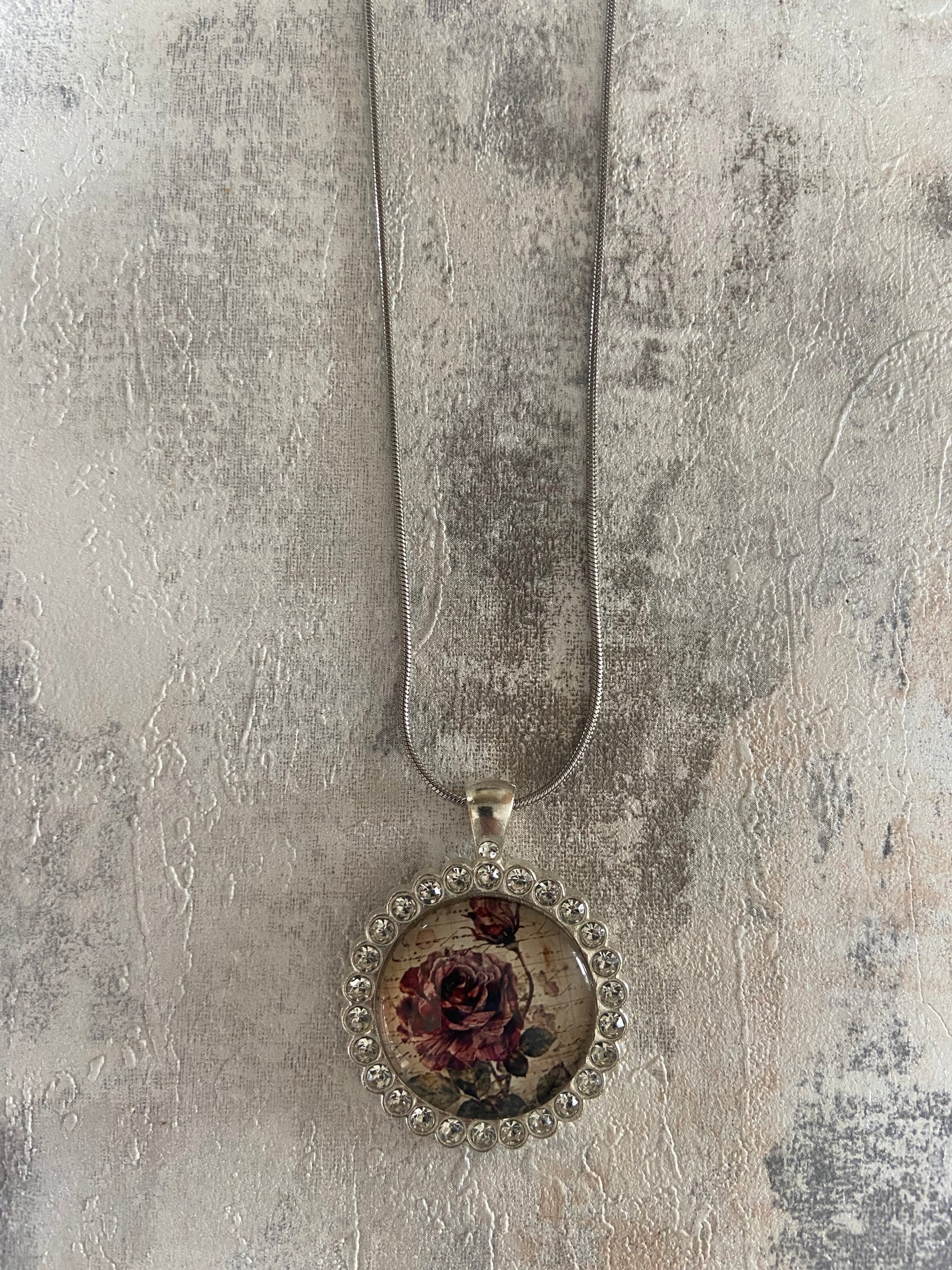 Dazzling & beautiful large silver floral pendant 3x3cm Pendant (60cm chain); 10 Variations