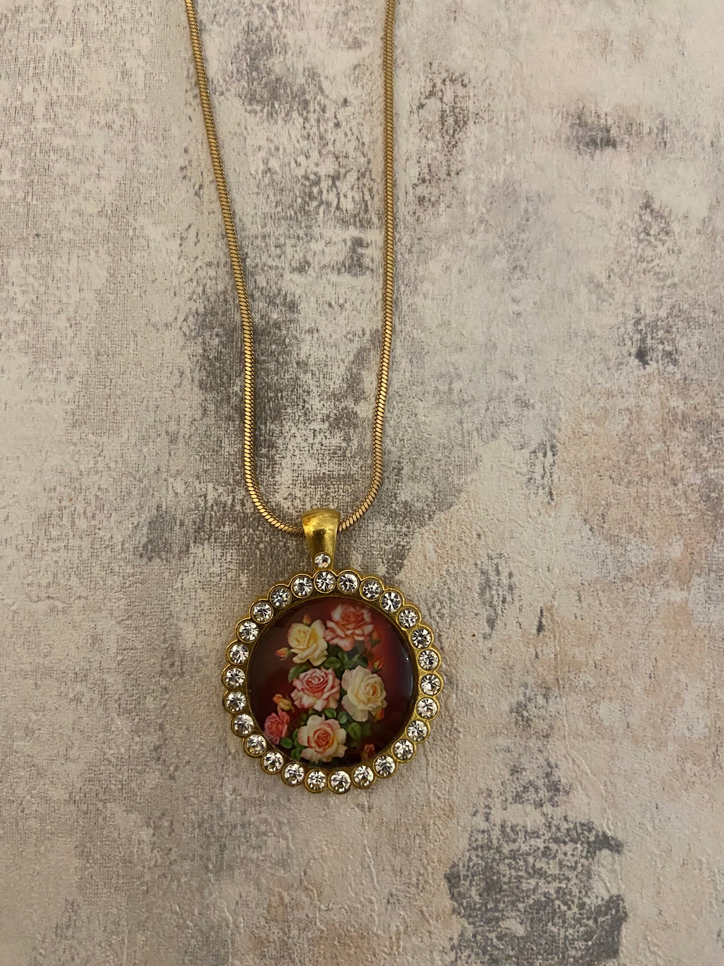 Dazzling & beautiful large gold floral pendant 3x3cm Pendant (60cm chain); 9 variations