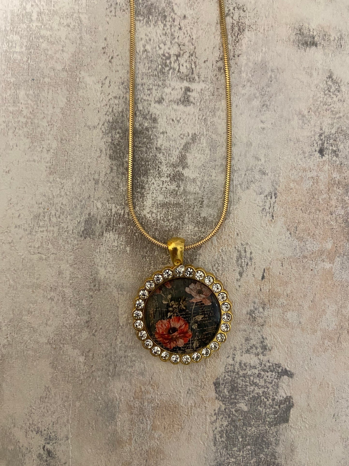 Dazzling & beautiful large gold floral pendant 3x3cm Pendant (60cm chain); 9 variations