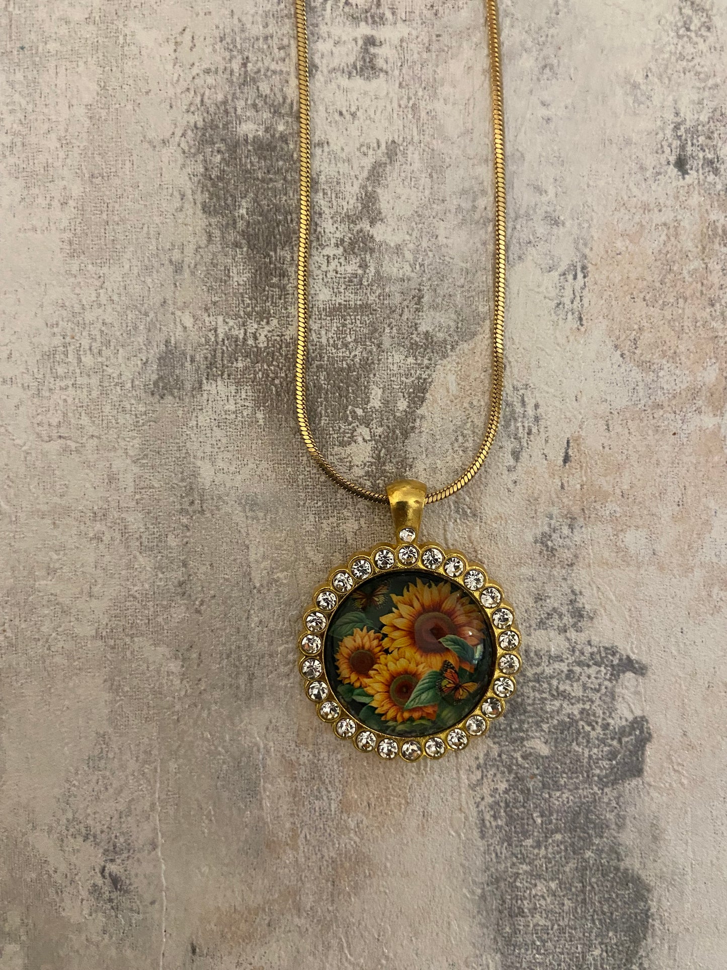 Dazzling & beautiful large gold floral pendant 3x3cm Pendant (60cm chain); 9 variations