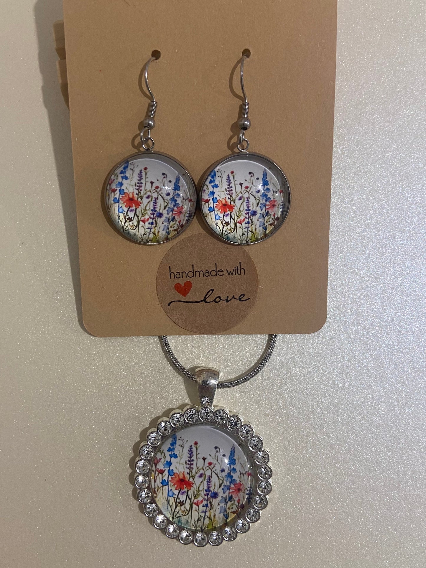 Dazzling & beautiful large wildflower pendant & Earring Set