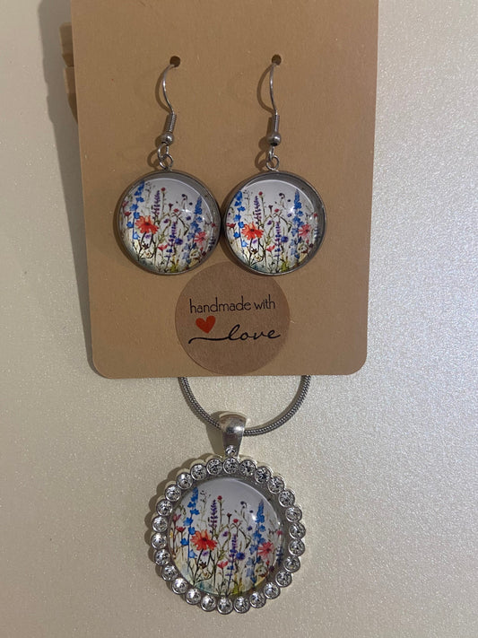 Dazzling & beautiful large wildflower pendant & Earring Set
