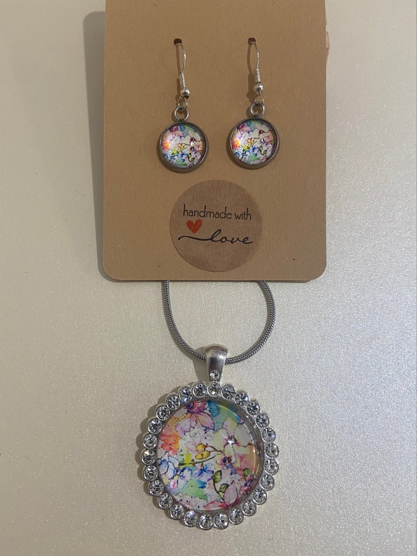 Dazzling & beautiful large floral pendant & Earring Set