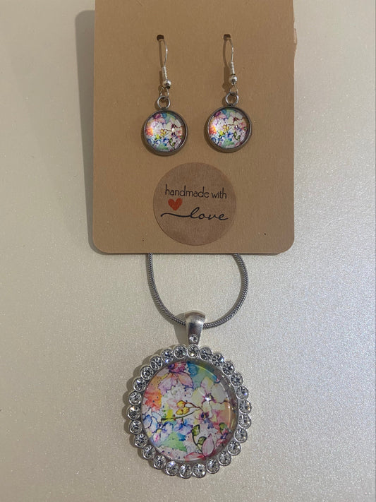 Dazzling & beautiful large floral pendant & Earring Set