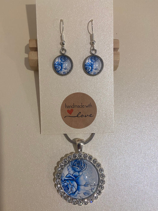 Dazzling & beautiful large blue rose pendant & Earring Set