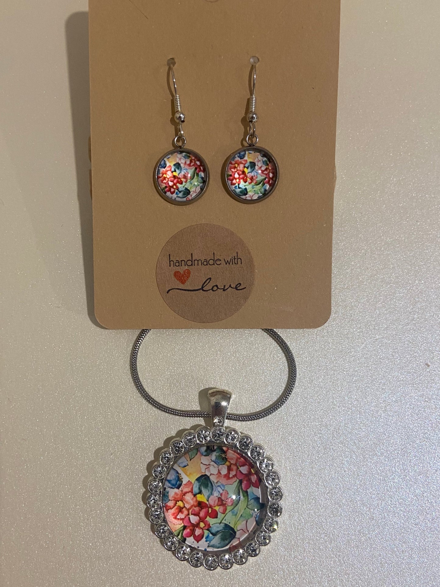 Dazzling & beautiful large floral pendant & Earring Set
