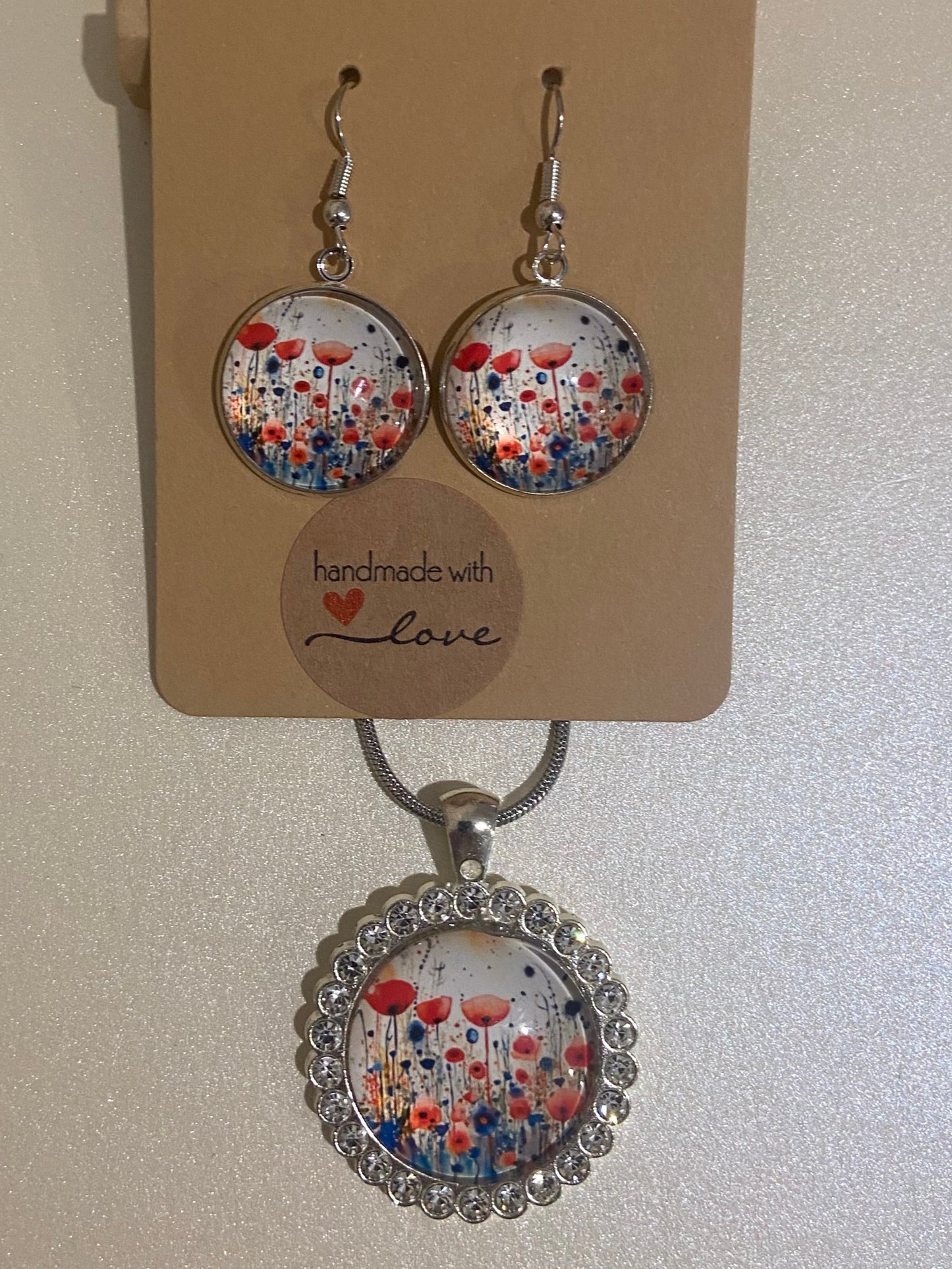 Dazzling & beautiful large poppy pendant & Earring Set