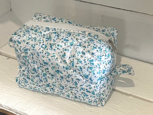 Quilted Boxy Pouch - Medium - Turquoise Floral