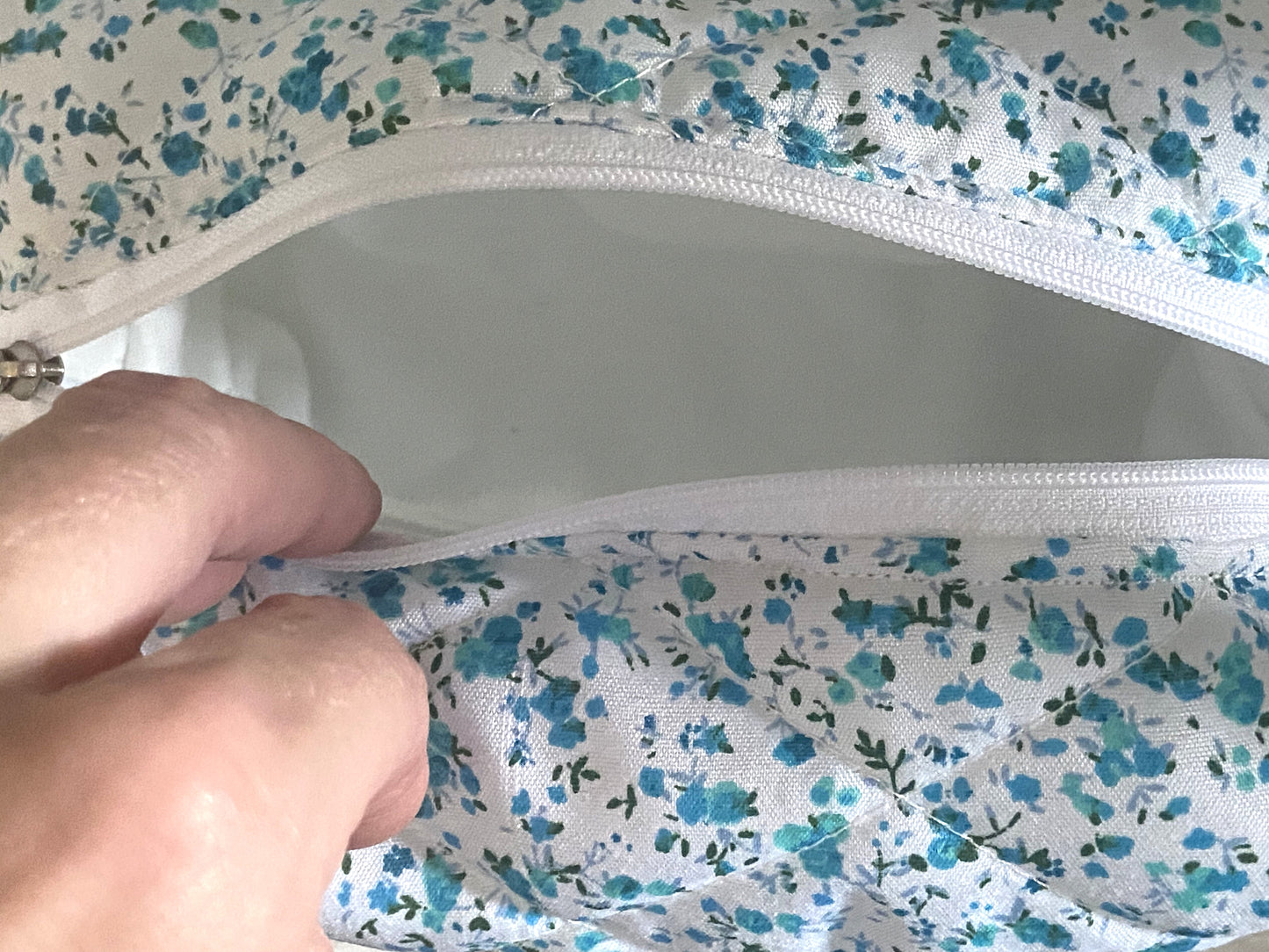 Quilted Boxy Pouch - Medium - Turquoise Floral