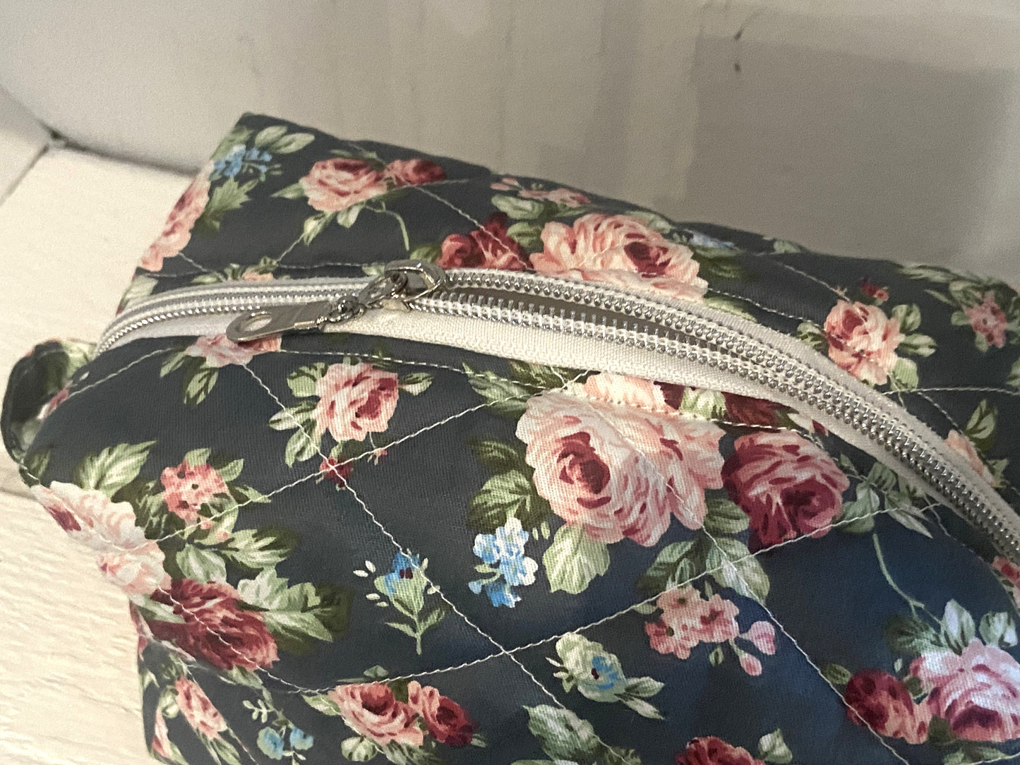 Quilted Boxy Pouch - Medium - Rose Grey Background