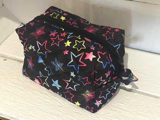 Quilted Boxy Pouch - Medium - Colourful Stars