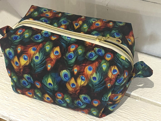 Quilted Boxy Pouch - Medium - Peacock