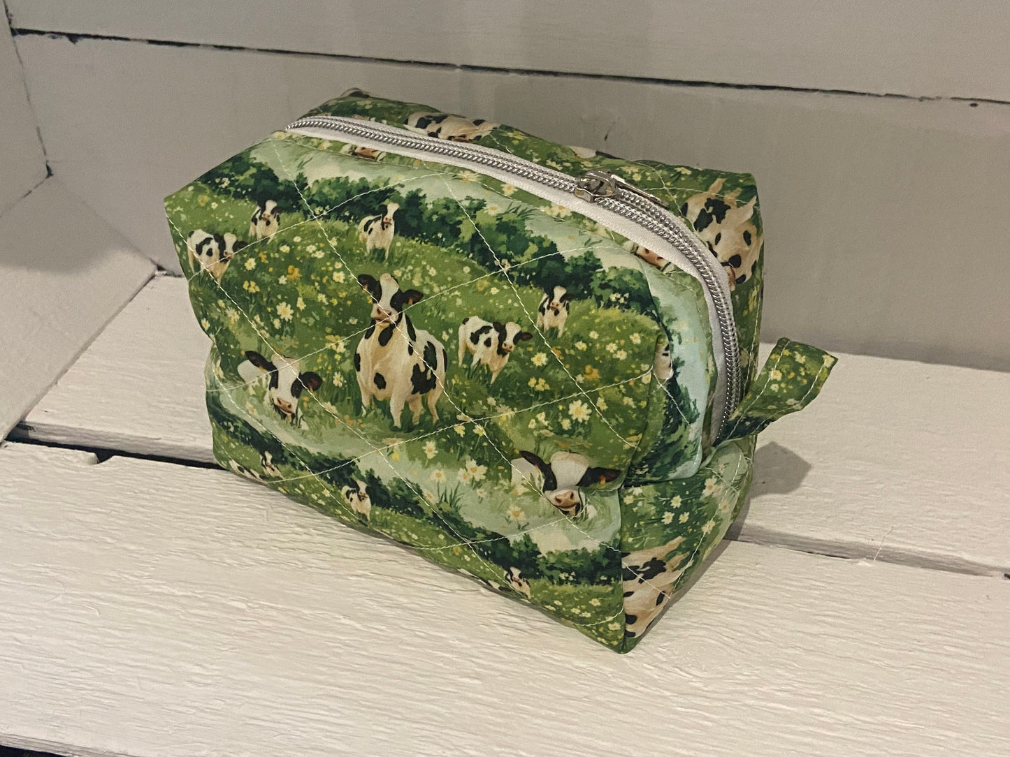 Quilted Boxy Pouch - Medium - Fresion Cow in Field