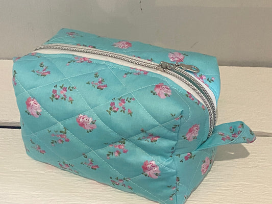 Quilted Boxy Pouch - Medium - Pink Rose with Turquoise background
